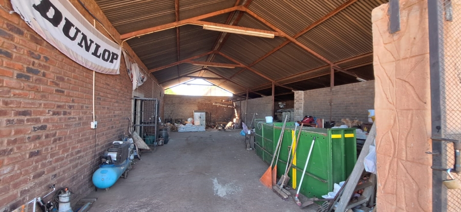 6 Bedroom Property for Sale in Zeerust North West